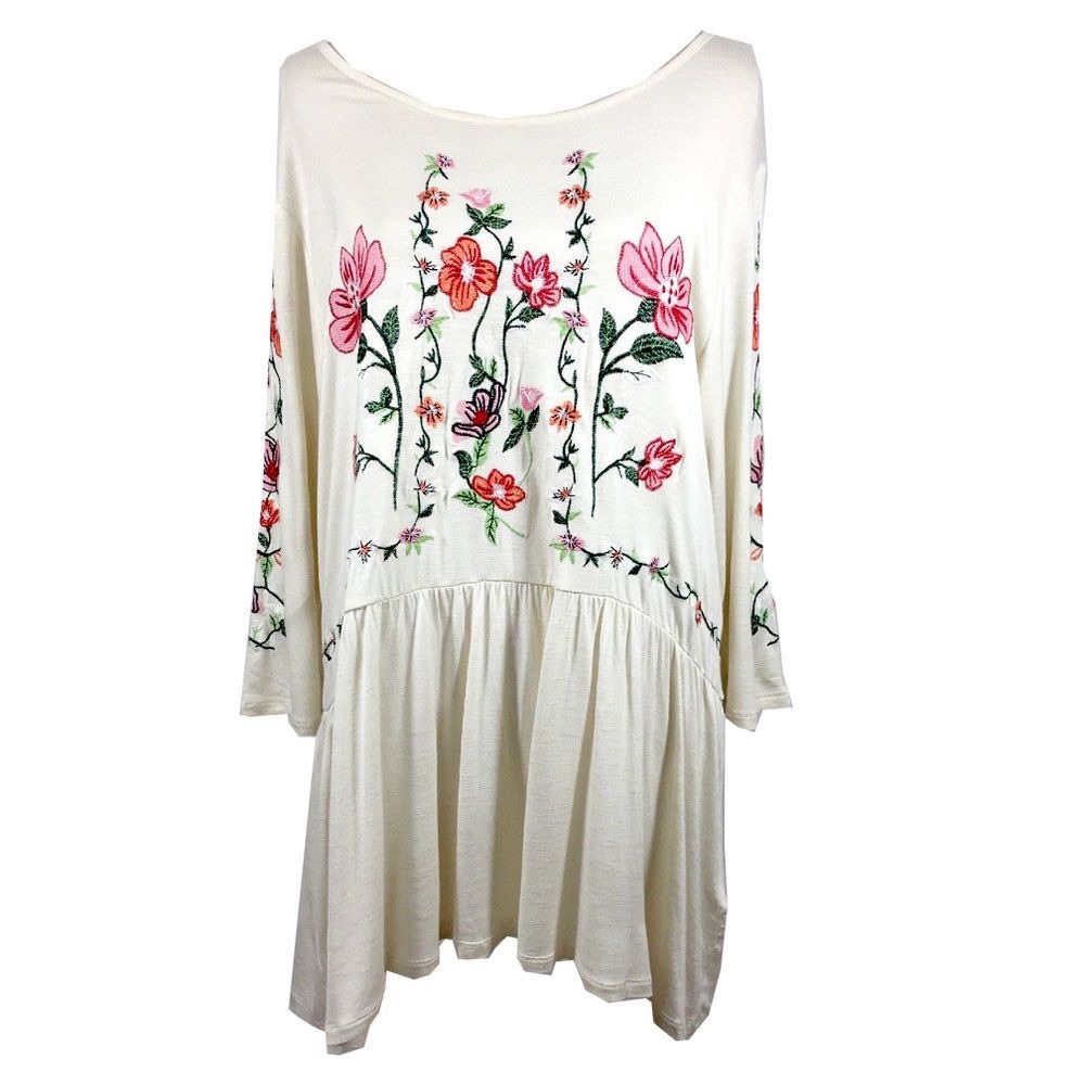 Adiva Embroidered Floral Top